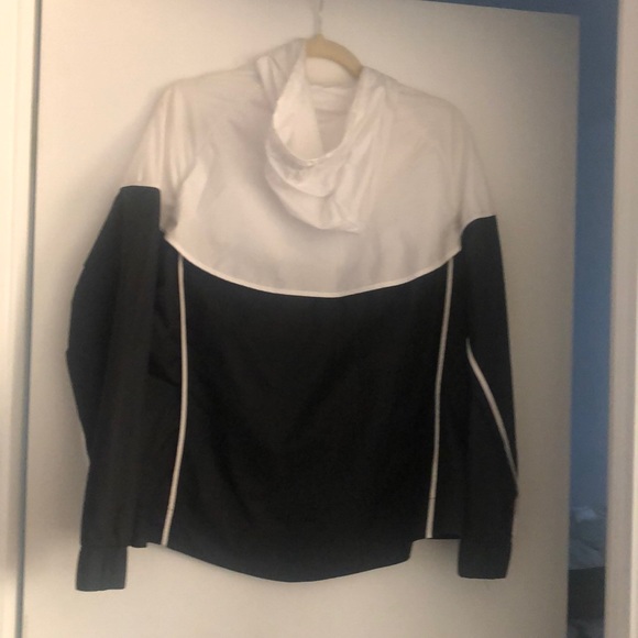 Nike sports jacket - Picture 7 of 8